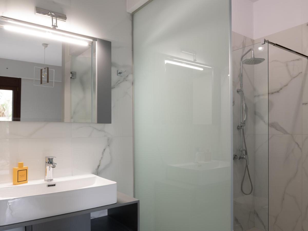 Mela Luxury Apartments Maroulas Exterior photo